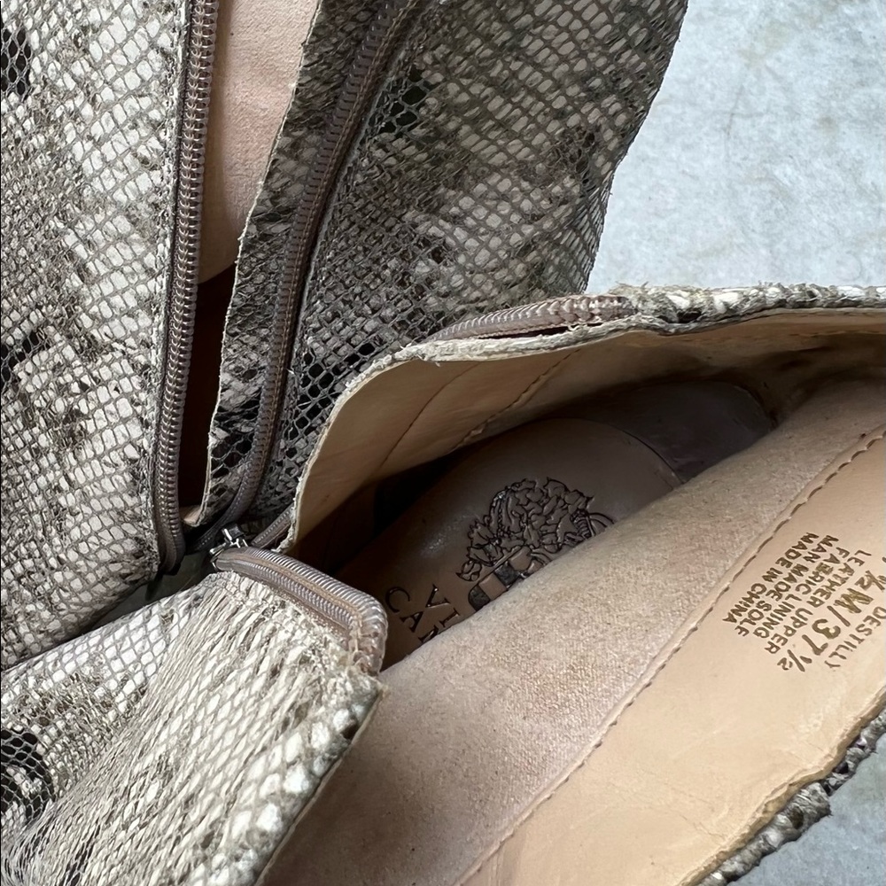 VINCE CAMUTO Python leather booties - Picture 6 of 7